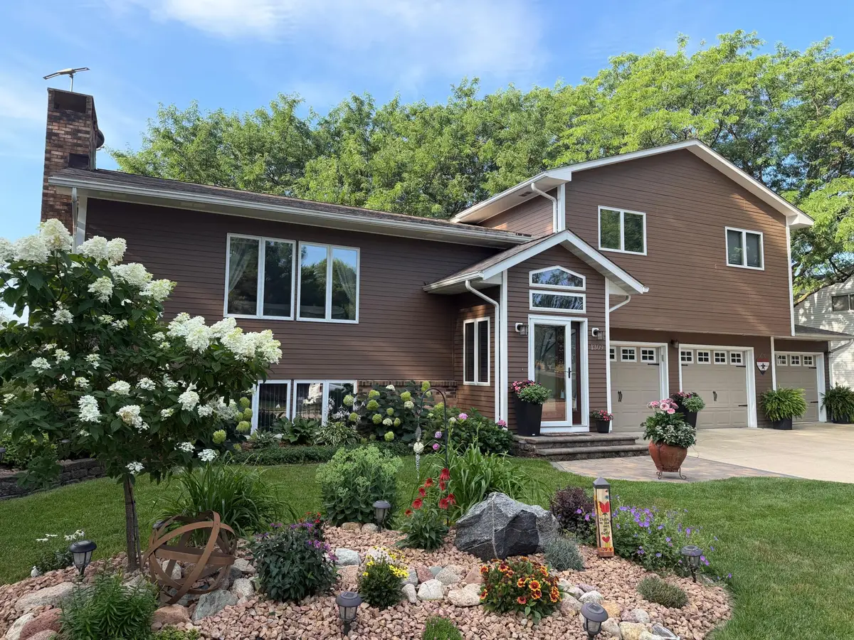 1309 Oriole Drive, Albert Lea, MN 56007 - #1