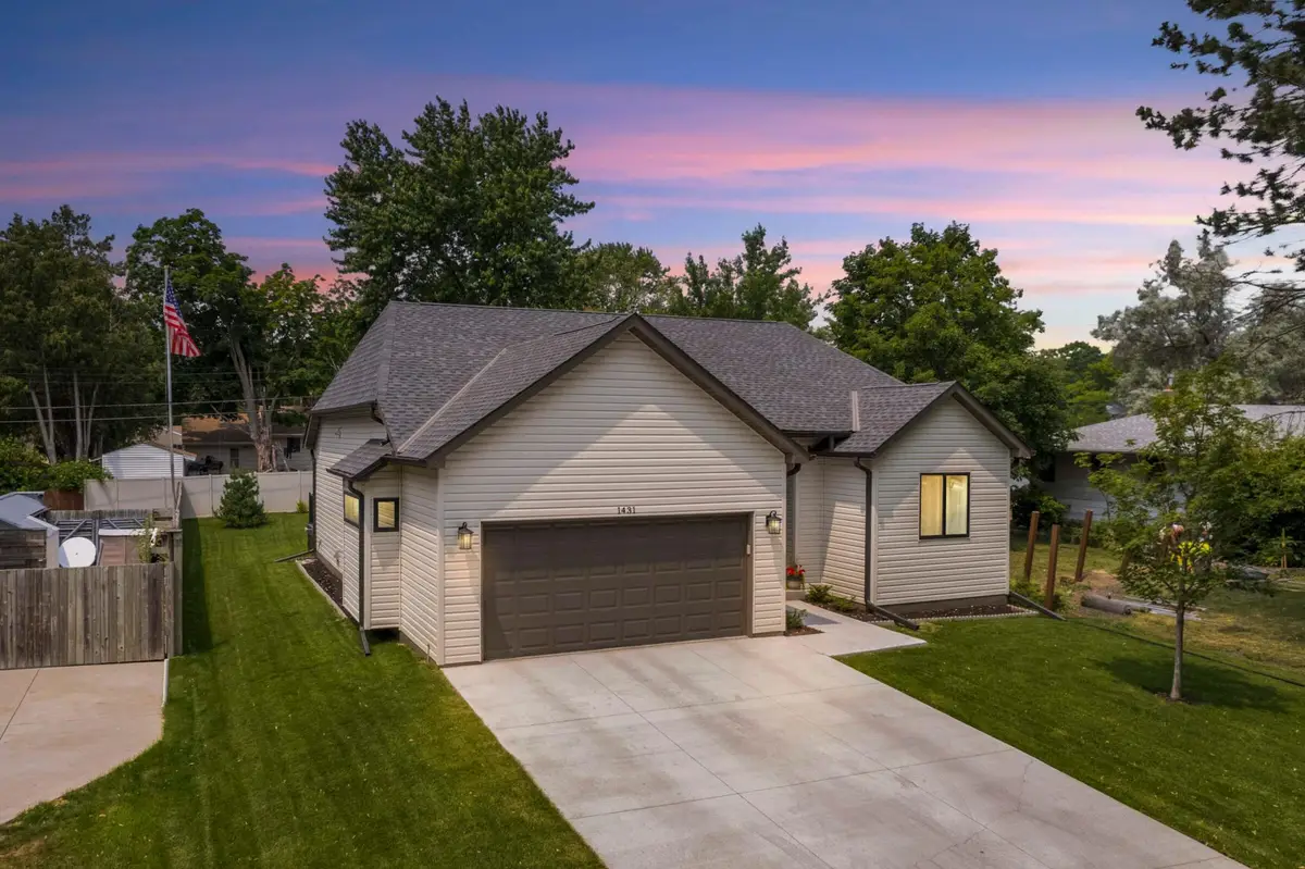1431 Sumter Avenue N, Golden Valley, MN 55427 - #1