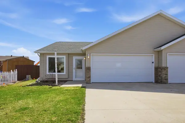 3413 38th Street S, Moorhead, MN 56560