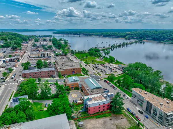 720 1st Street #1S, Hudson, WI 54016