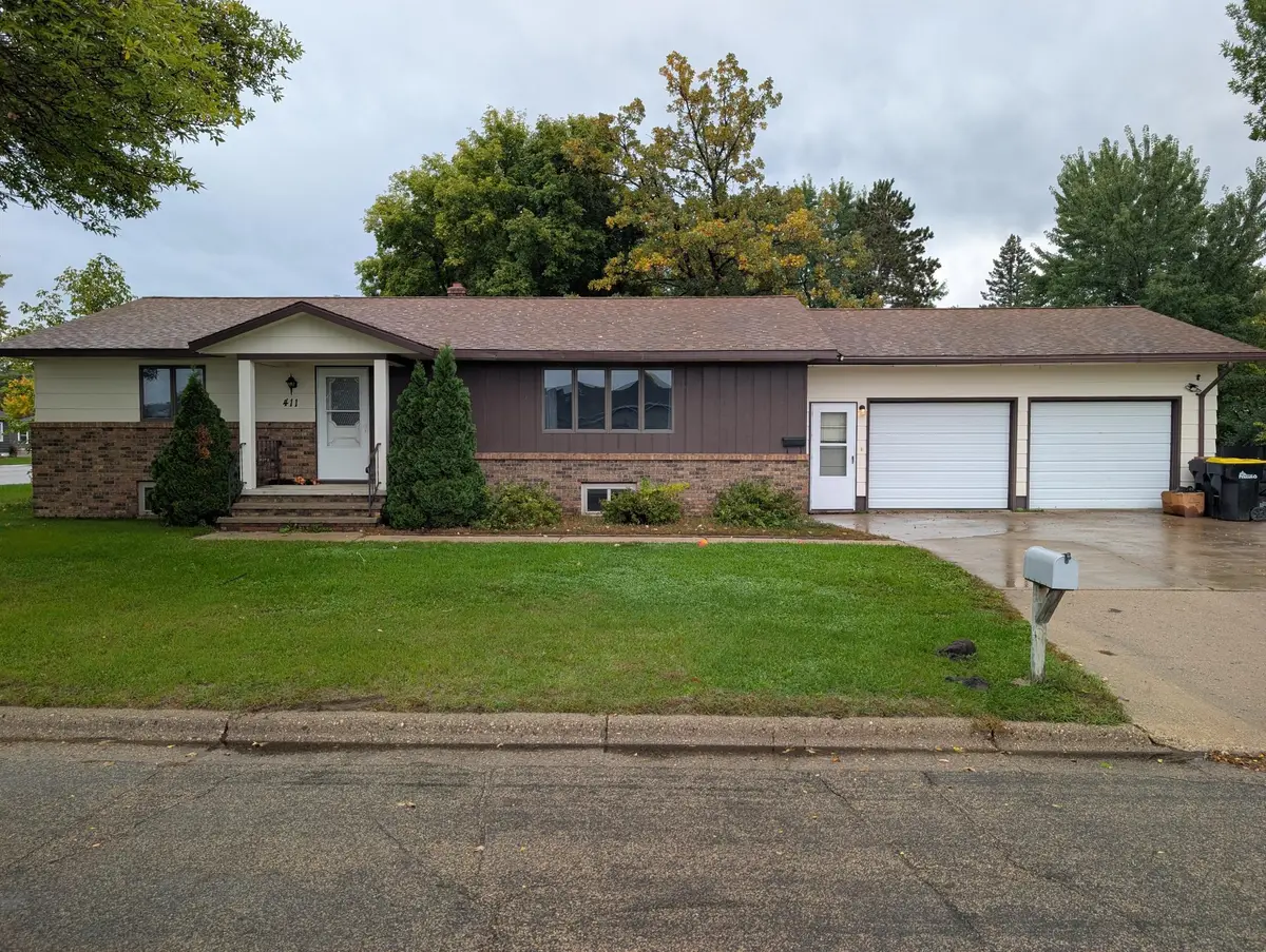 411 6th Avenue Sw, Perham, MN 56573 - #1
