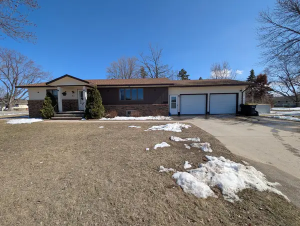 411 6th Avenue Sw, Perham, MN 56573