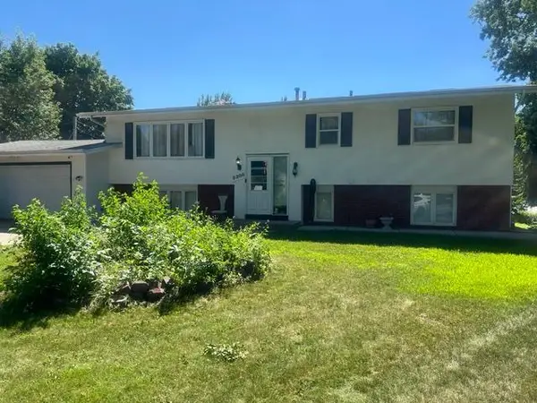 5308 81st Avenue N, Minneapolis, MN 55443