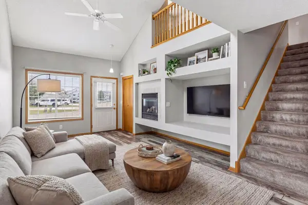 858 Gannon Drive, Shakopee, MN 55379