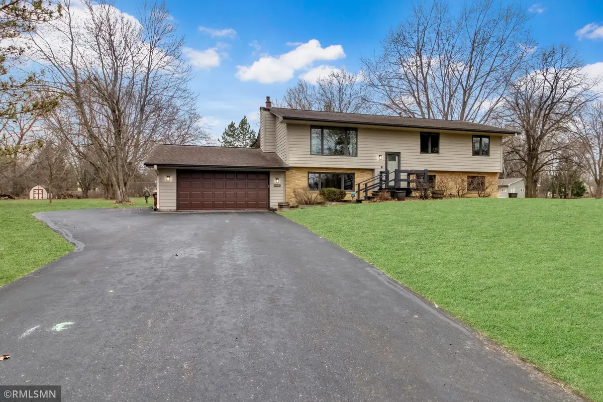 19525 Country Circle E, Rogers, MN 55374 - #1