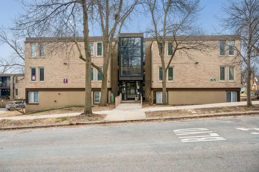 1405 E 40th Street #3F, Minneapolis, MN 55407 - #2