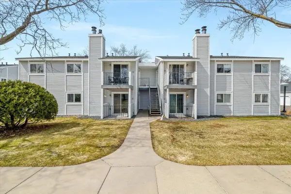 1720 Pleasant Street #H, Lauderdale, MN 55113