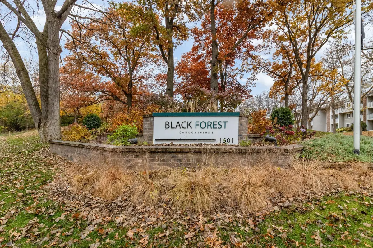 1601 N Innsbruck Drive Ne #123, Fridley, MN 55432 - #1