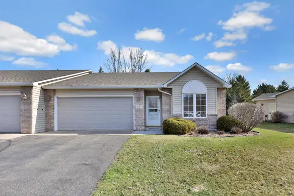 897 Evergreen Court, Vadnais Heights, MN 55127