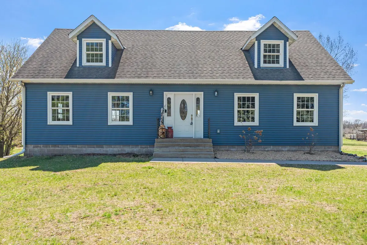 9270 261st Avenue Nw, Zimmerman, MN 55398 - #1