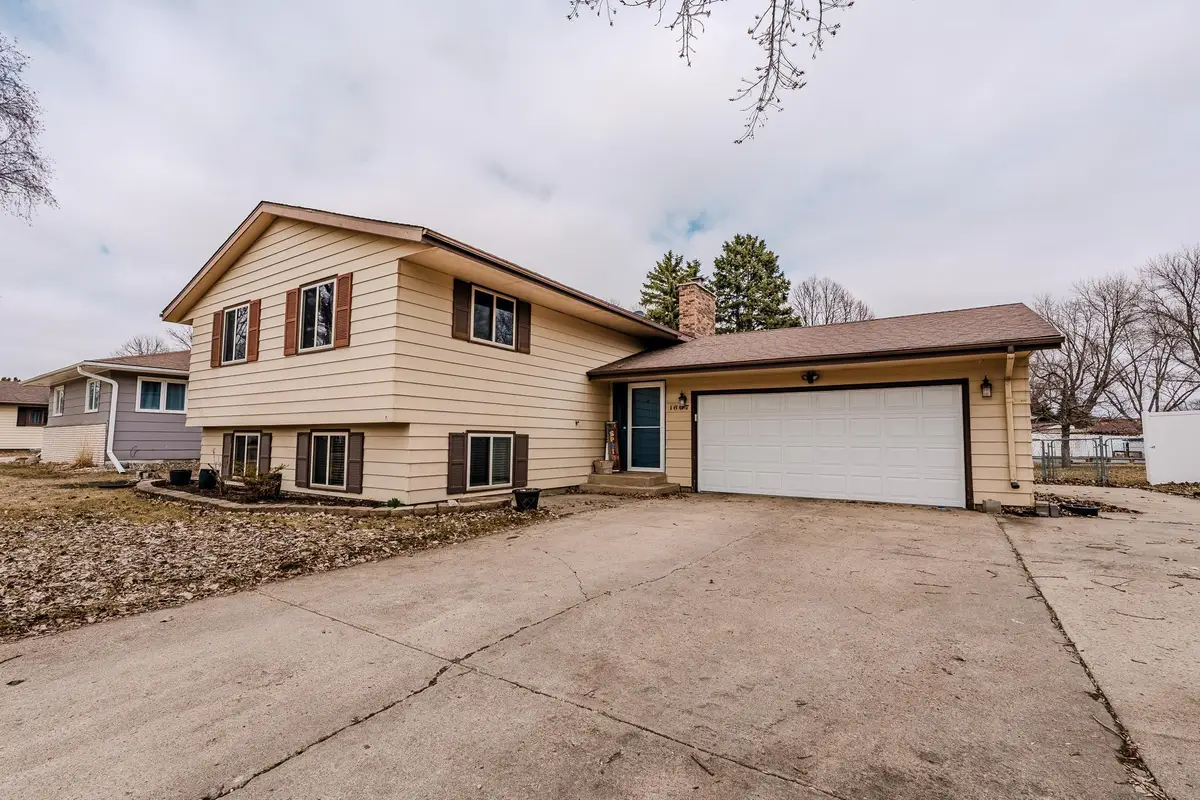 1607 American Way S, Fargo, ND 58103 - #1