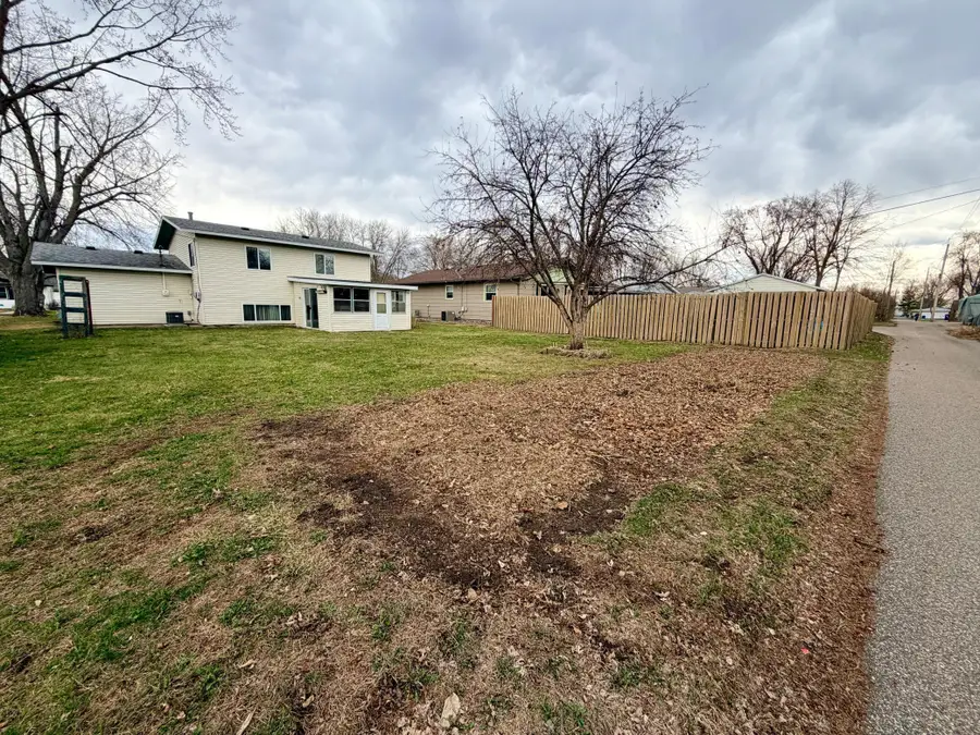 1039 36th Avenue N, Saint Cloud, MN 56303 - #3