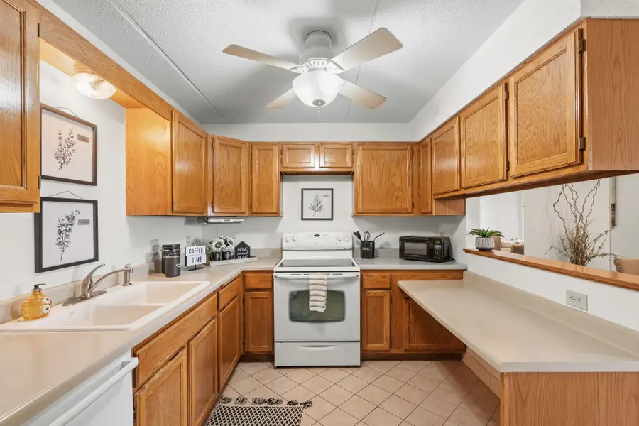 2601 Kenzie Terrace #206, Saint Anthony, MN 55418 - #3