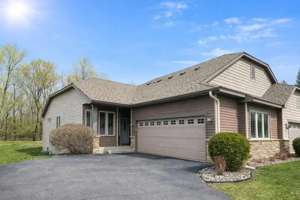 2333 Olivia Court E, Saint Paul, MN 55119