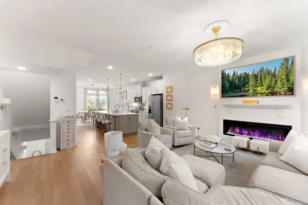 870 Mount Curve Boulevard #F, Saint Paul, MN 55116