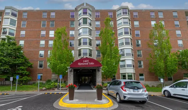 1425 W 28th Street #423, Minneapolis, MN 55408