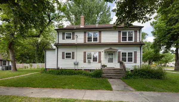 623 S 6th Street S, Moorhead, MN 56560