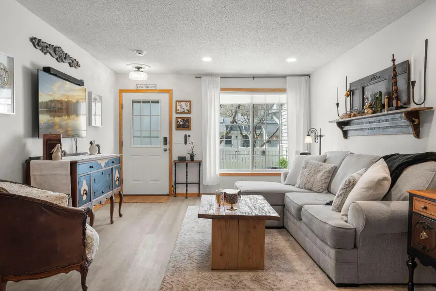 8671 Quarry Ridge Lane #D, Woodbury, MN 55125 - #3