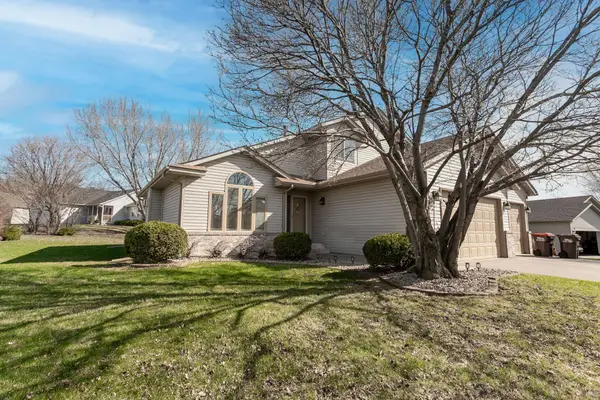 290 Pendryn Hill Overlook, Saint Paul, MN 55125