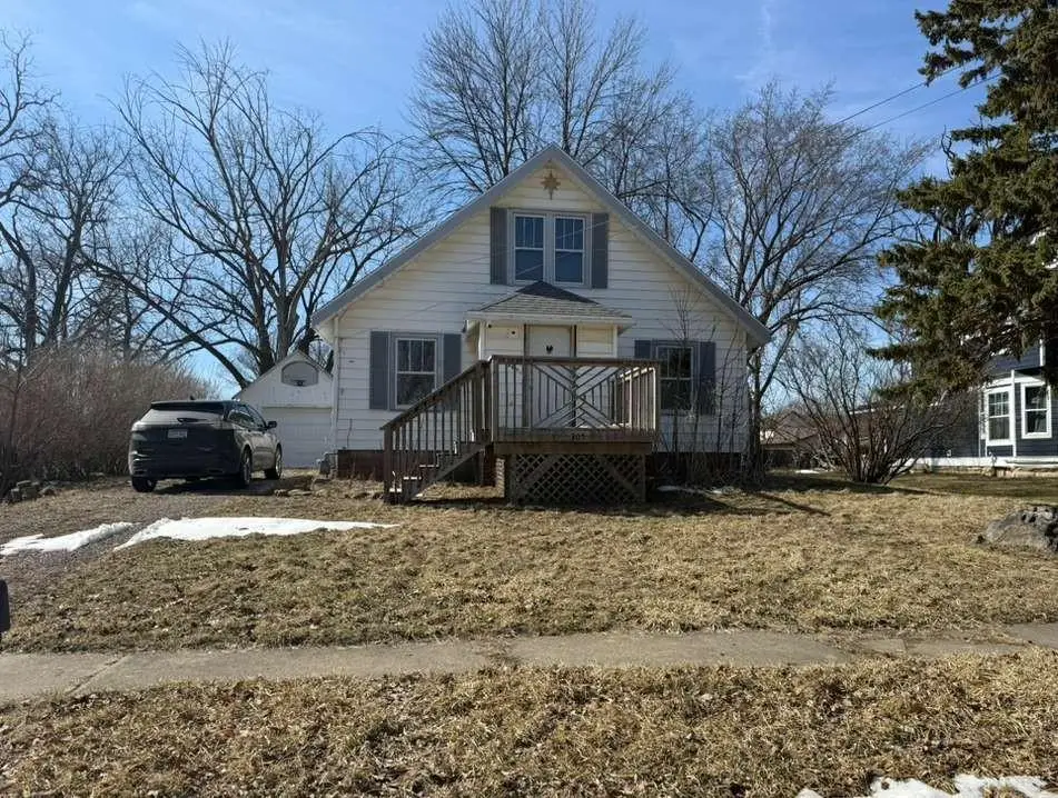 305 1st Avenue Ne, Dodge Center, MN 55927 - #1