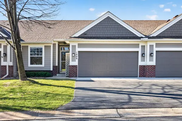 1009 Victoria Greens Boulevard, Victoria, MN 55386