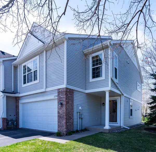 2204 Saint Johns Circle, Saint Paul, MN 55129