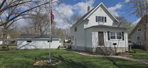 221 W Flynn Street, Redwood Falls, MN 56283