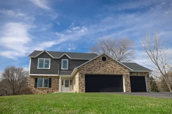 16368 Hudson Court, Lakeville, MN 55044