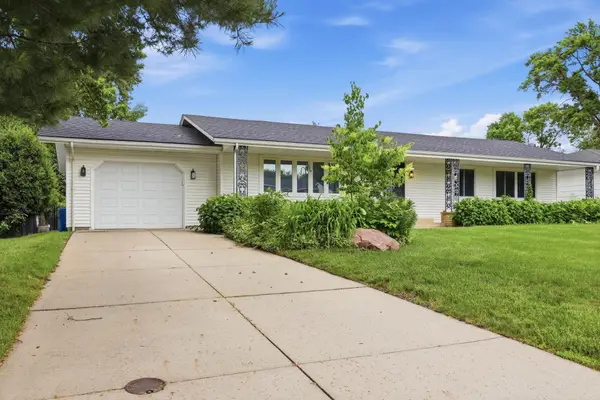 613 Monroe Street S, Shakopee, MN 55379