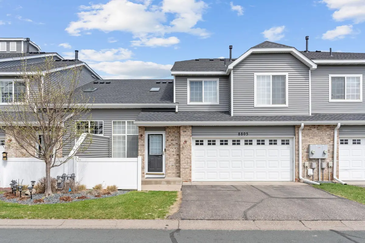8805 Hastings Circle Ne, Blaine, MN 55449 - #1