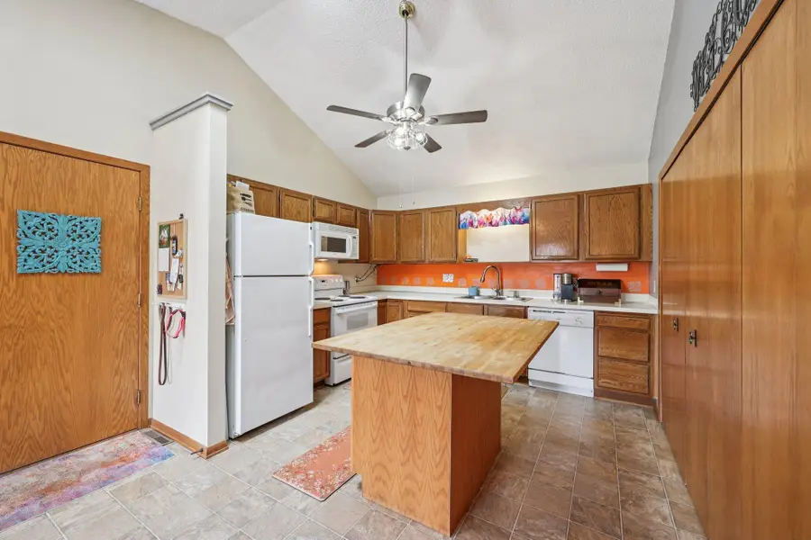 3276 Greenbrier Street, Vadnais Heights, MN 55127 - #3