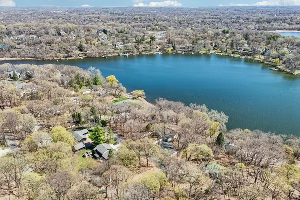 6679 Mohawk Drive, Chanhassen, MN 55317