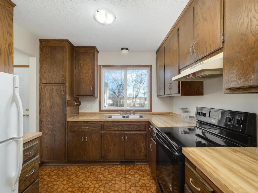 329 Winifred Street E, Saint Paul, MN 55107 - #3