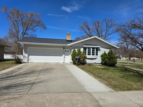 77 23rd Avenue N, Fargo, ND 58102