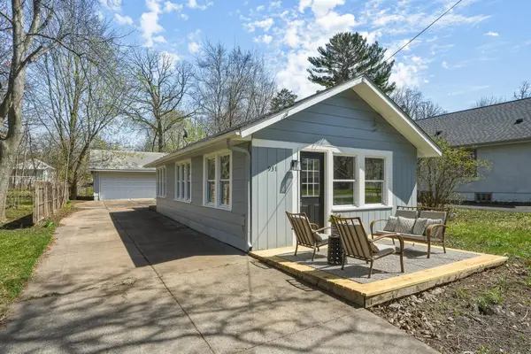 931 6th Street Se, Forest Lake, MN 55025