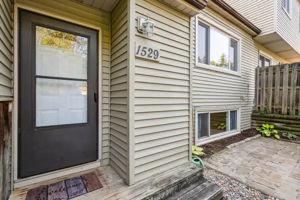 1529 Greenwood Court N, Saint Paul, MN 55122