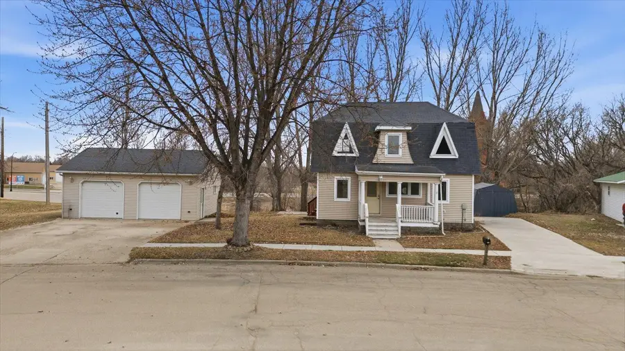 327 2nd Street Ne, Barnesville, MN 56514 - #2
