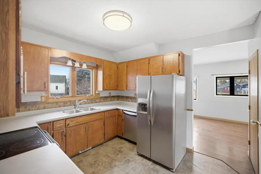 327 2nd Street Ne, Barnesville, MN 56514 - #3
