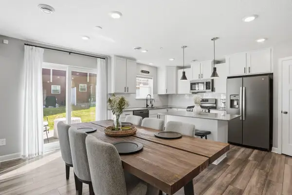 9492 Bridle Way, Chaska, MN 55386