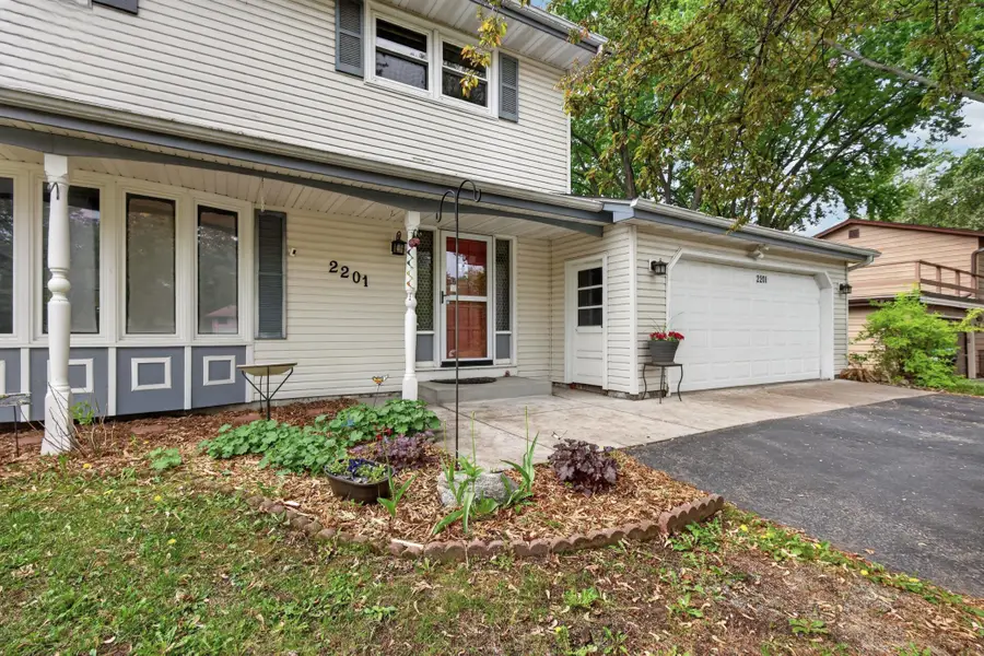 2201 Mounds Avenue, Saint Paul, MN 55112 - #3