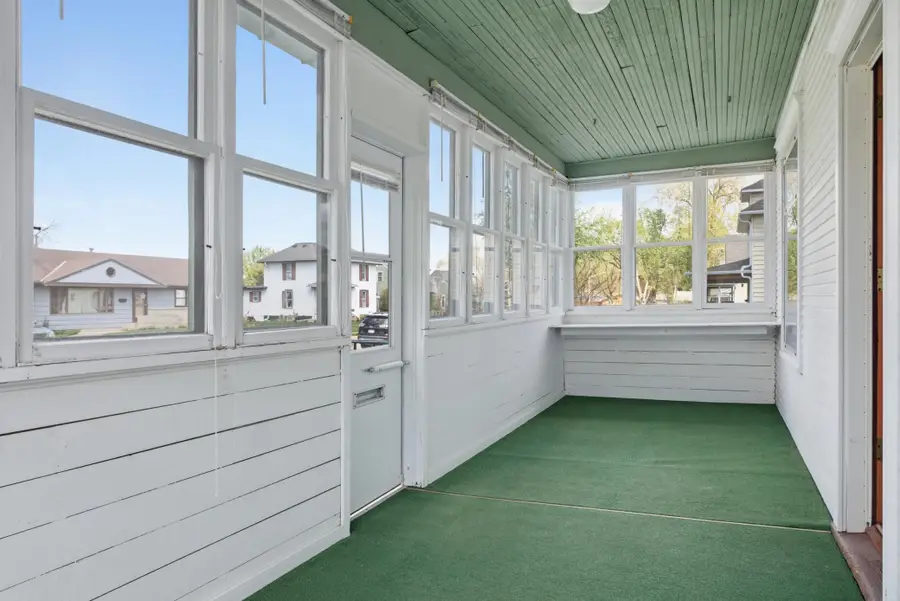 827 7th Avenue Sw, Faribault, MN 55021 - #3