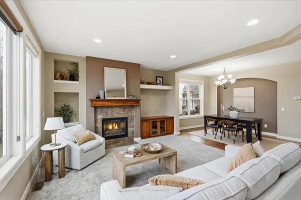 7707 Oxbow Creek Circle N, Minneapolis, MN 55445