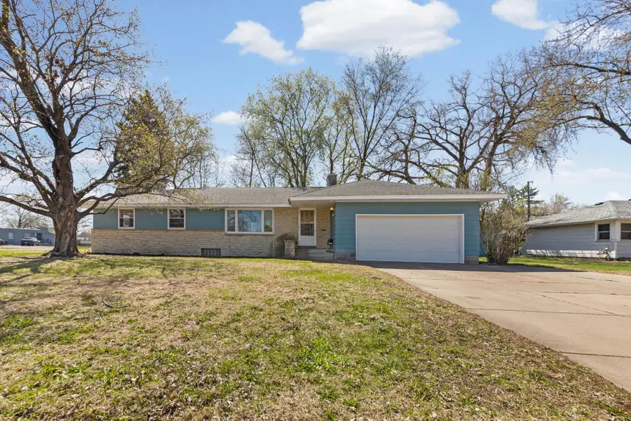4243 Douglas Drive N, Minneapolis, MN 55422 - #3