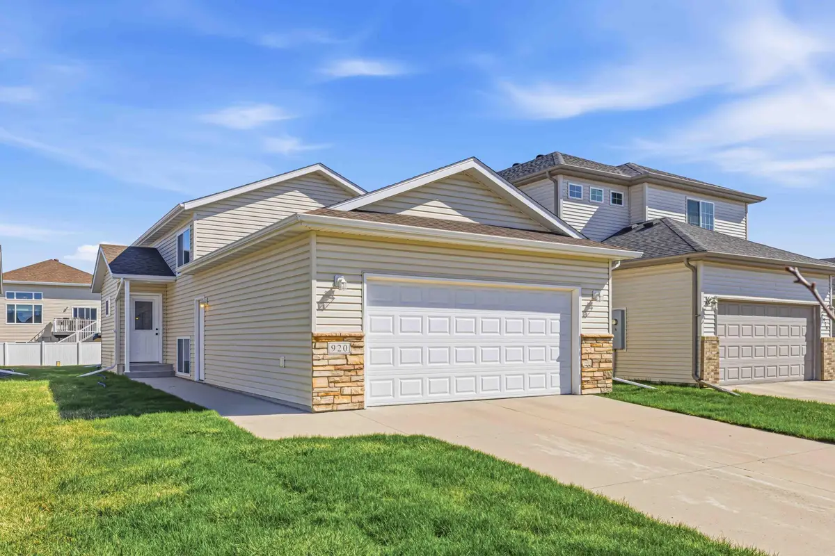 920 30th Avenue W, West Fargo, ND 58078 - #1