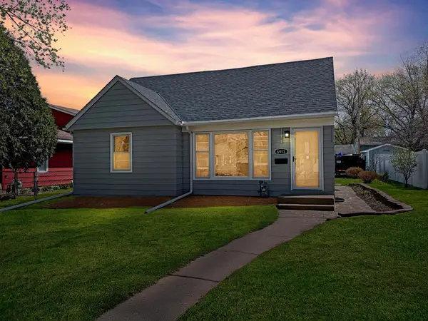 6913 Russell Avenue S, Minneapolis, MN 55423