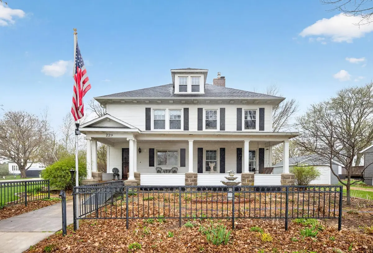 229 1st Street Sw, Grand Meadow, MN 55936 - #1