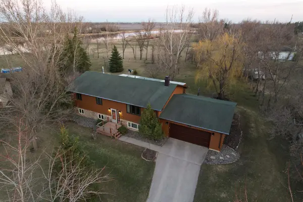 5606 53rd Avenue N, Harwood, ND 58042