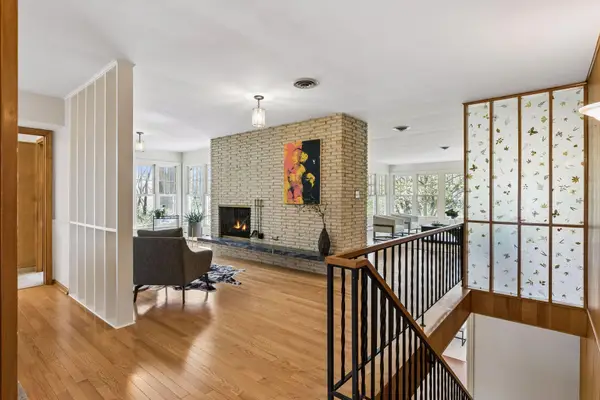 2595 Vale Crest Road, Golden Valley, MN 55422
