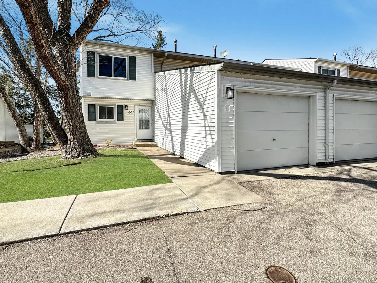 607 E Burnsville Parkway #13, Burnsville, MN 55337 - #1