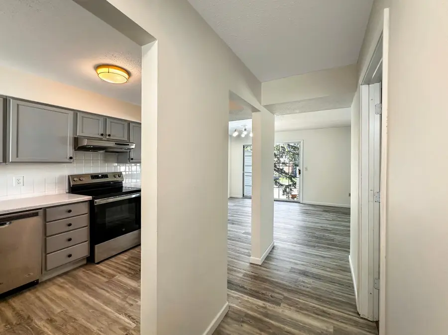 607 E Burnsville Parkway #13, Burnsville, MN 55337 - #3